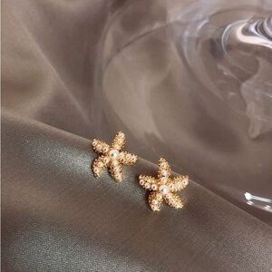 Gold Starfish Pearl Earrings